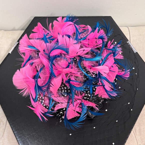 ROSIE OLIVIA MARLOW FEATHERY BERET WITH VEIL ADORNED WITH TINY PEARLS main image 6